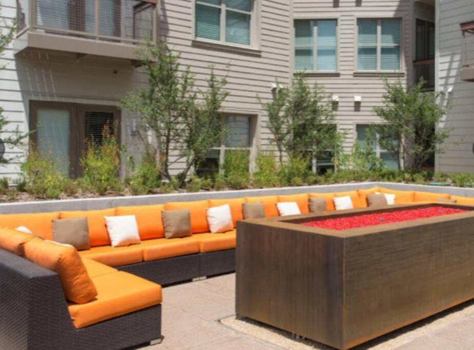 Luxurious, 1 Bedroom Near Downtown & Dickies Arena フォートワース エクステリア 写真